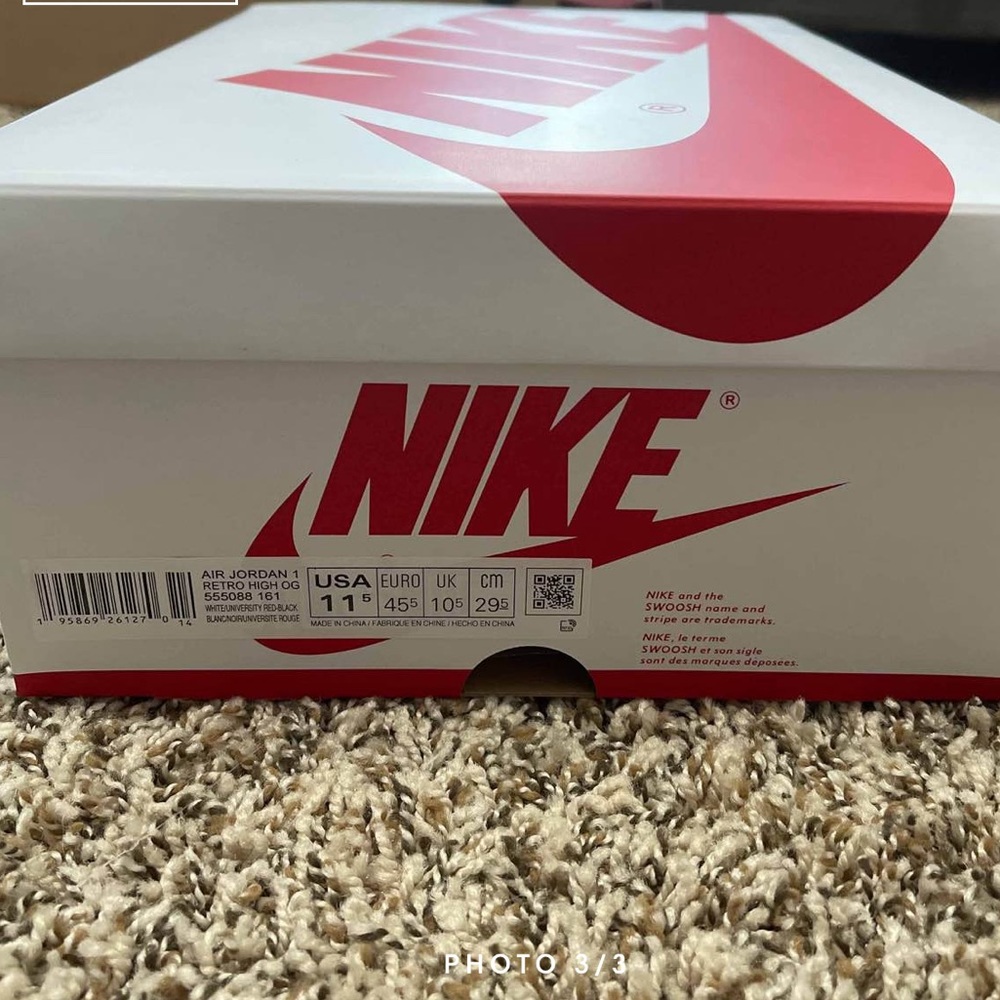 Air Jordan 1 Retro High OG - Picture 3 of 3